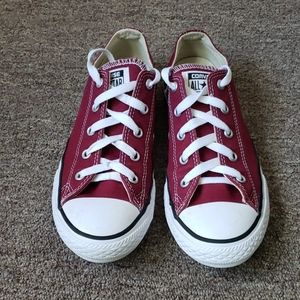 🌹🥀YOUTH CONVERSE ALL STARS SIZE 3🥀🌹